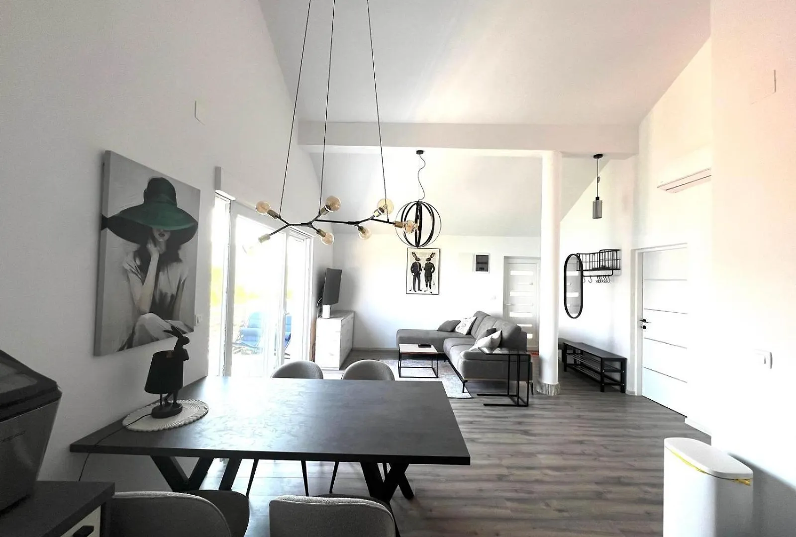 Pet Friendly Cozy Apartments Near Beach Donji Karin