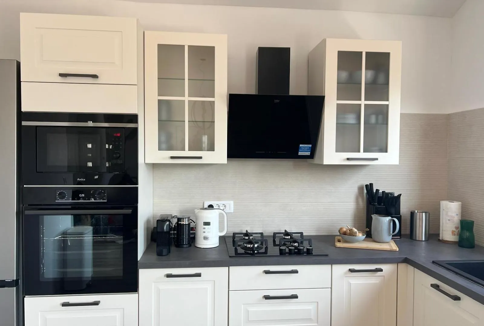 Pet Friendly Cozy Apartments Near Beach Donji Karin
