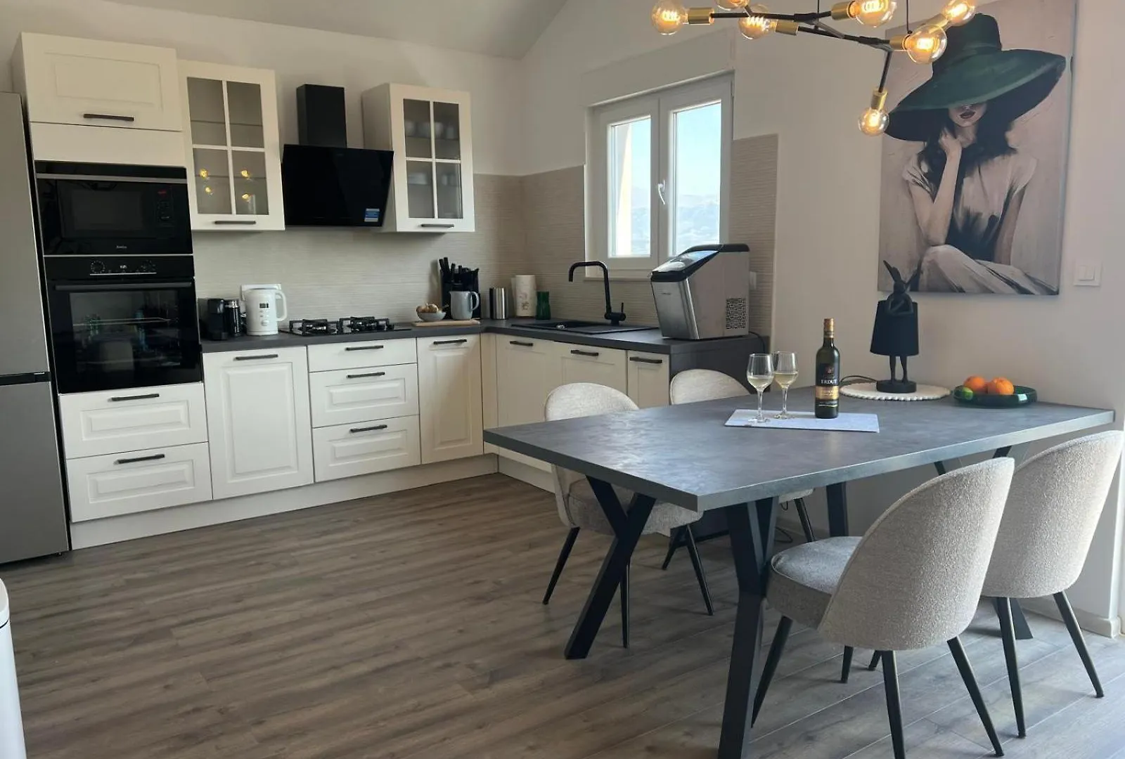 Pet Friendly Cozy Apartments Near Beach Donji Karin