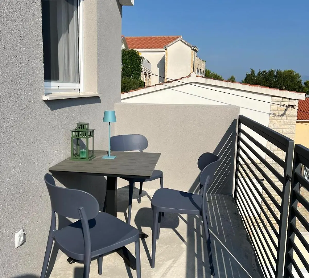 Pet Friendly Cozy Apartments Near Beach Donji Karin