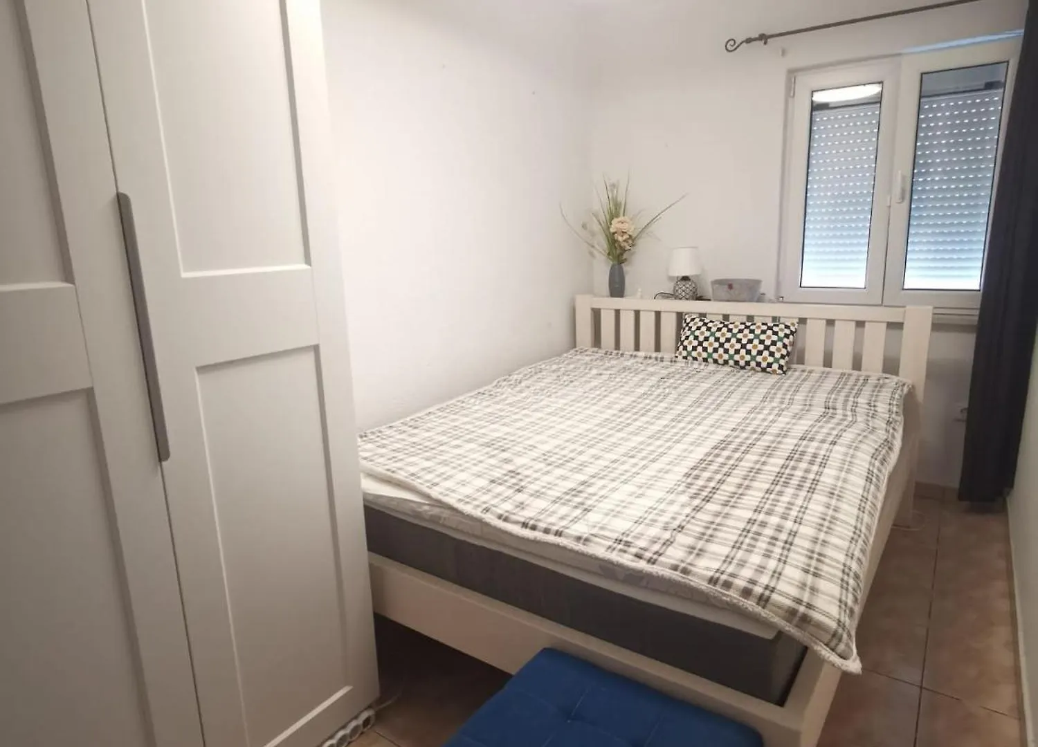 Pet Friendly Cozy Apartments Near Beach Donji Karin