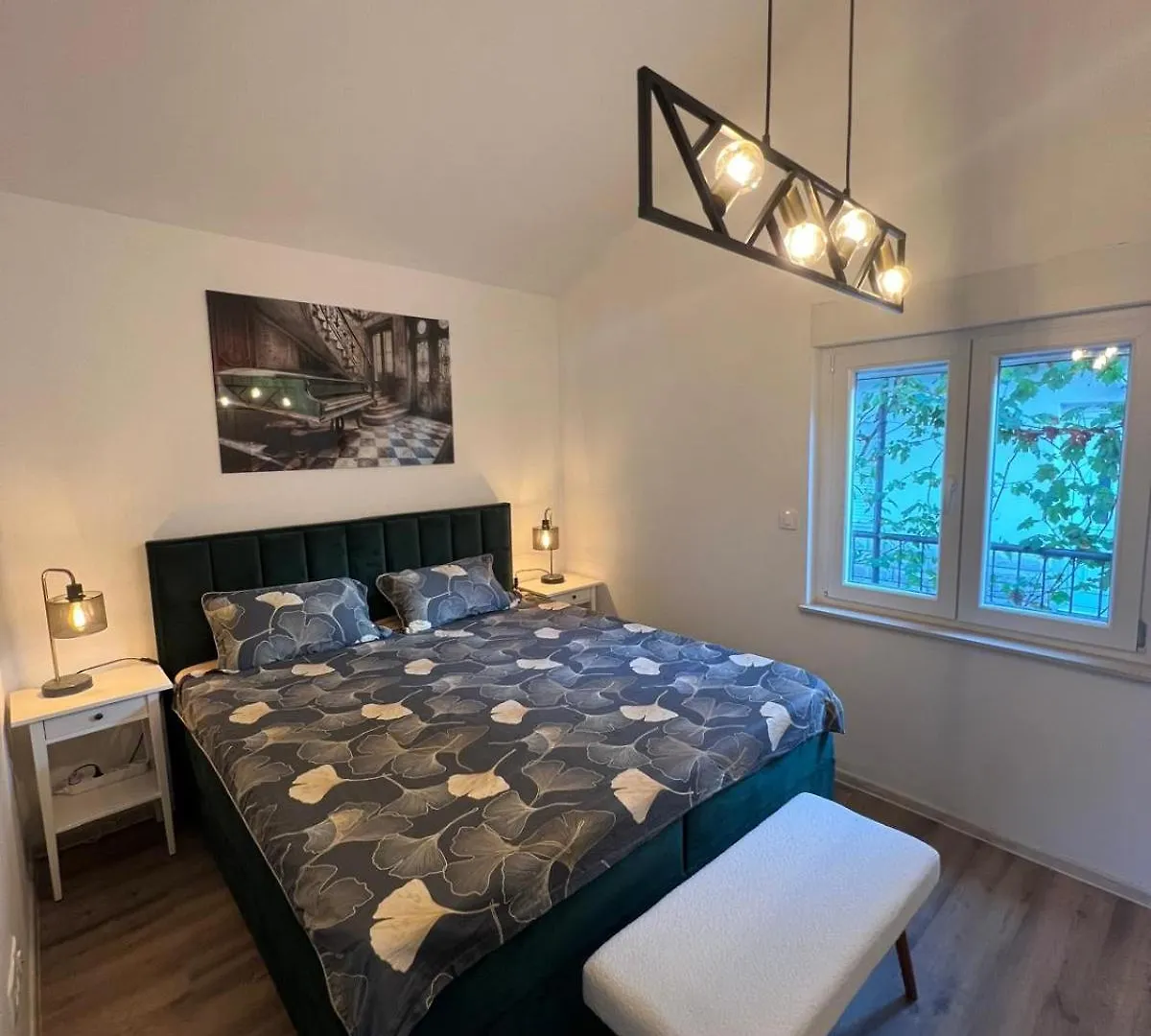 Pet Friendly Cozy Apartments Near Beach Donji Karin 0*,
